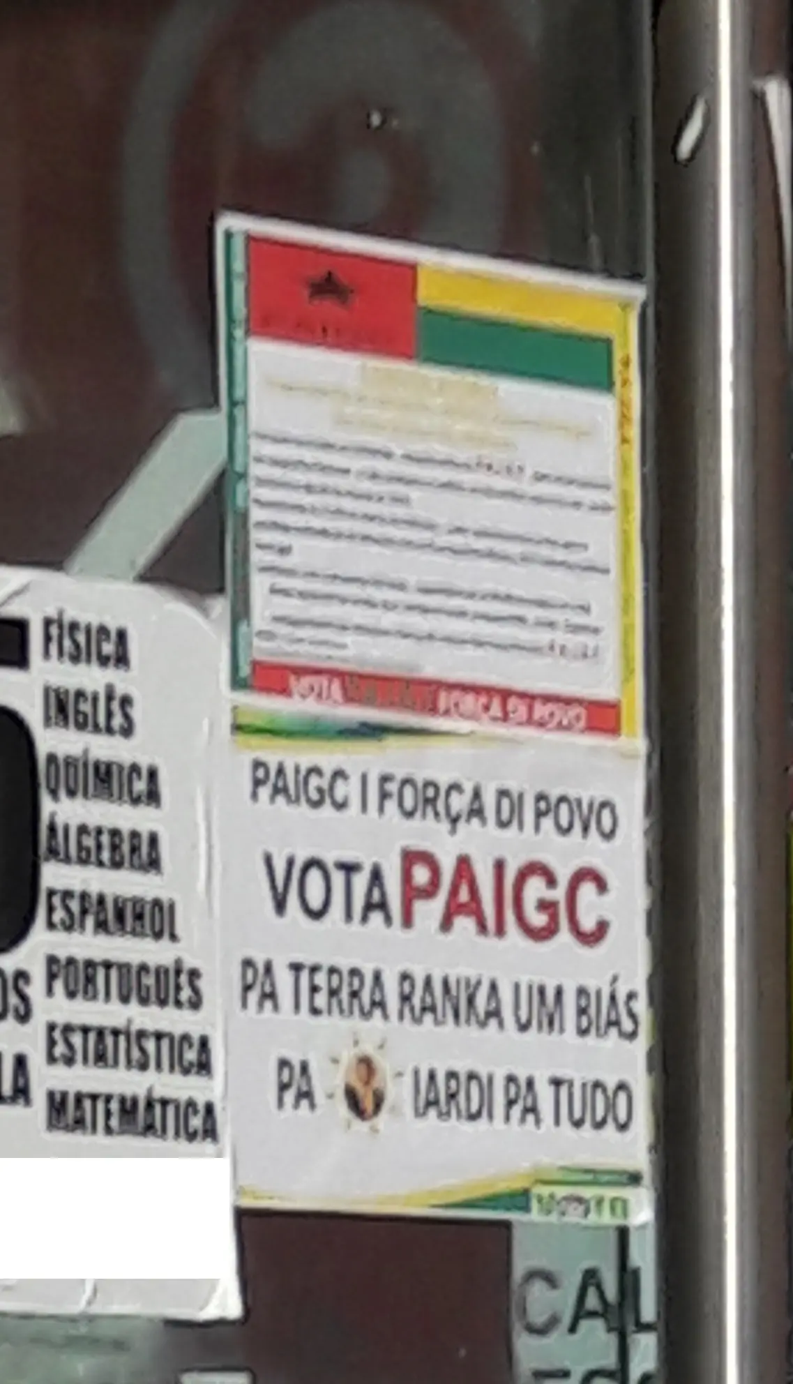 3. Inspire-se em estilos icônicos de cartazes vintage