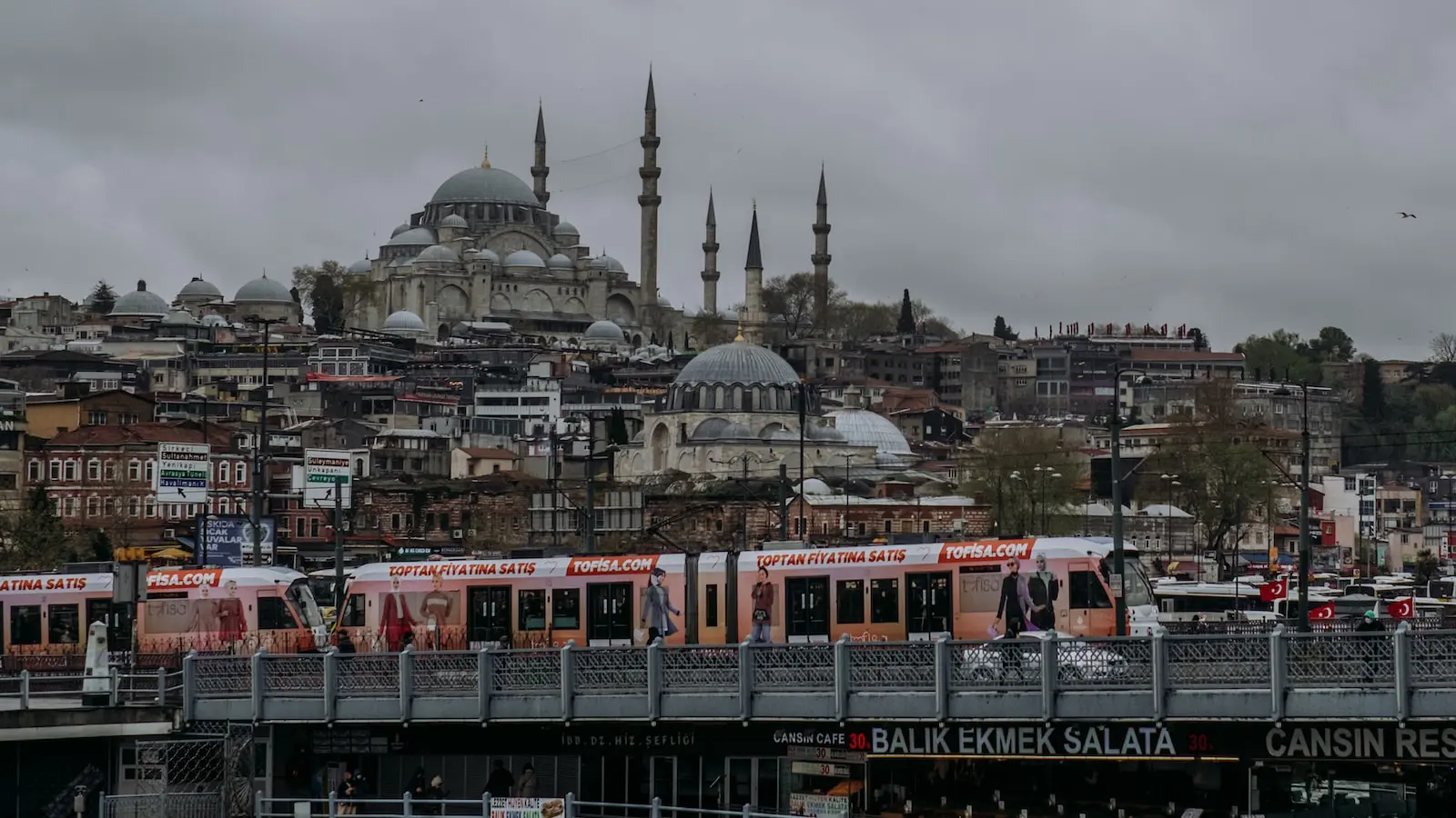 - Explorando o impacto‌ visual e emocional do maximalismo na ‌decoração ‍de interiores